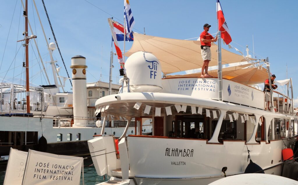 Régates royales cannes hébergement — Cannes — AzulBay