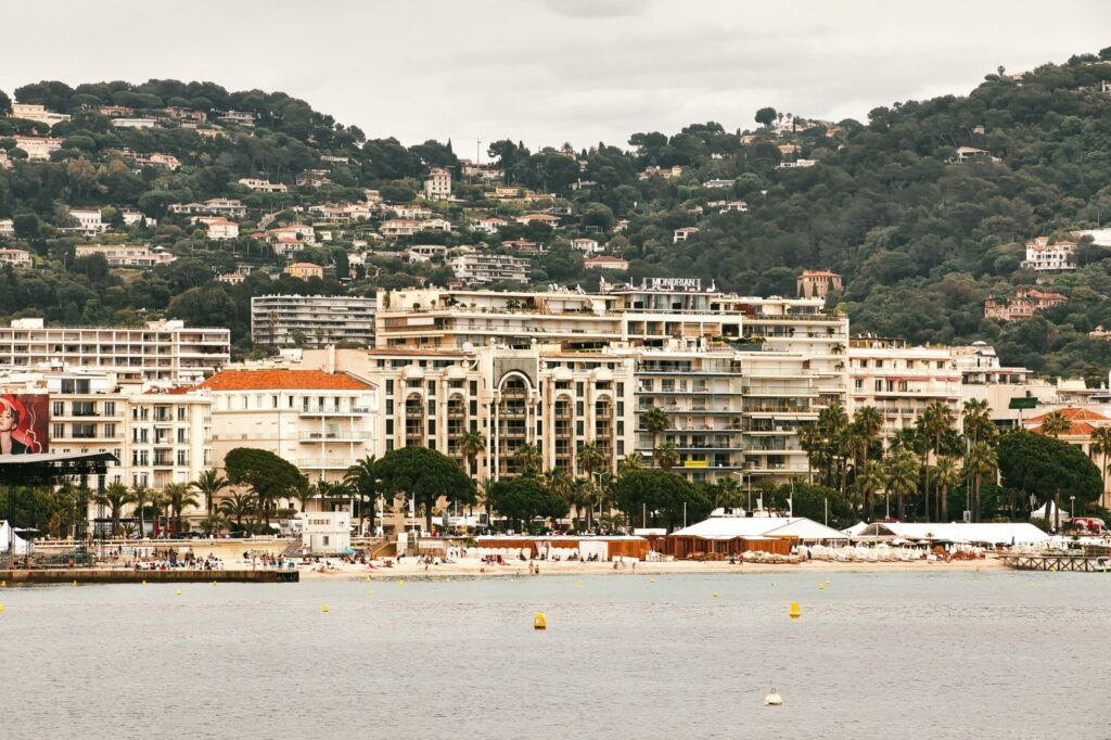 Accueil voyageurs haut de gamme cannes — Cannes — AzulBay
