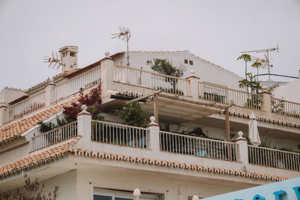 Gérer son airbnb seul ou conciergerie — Cannes — AzulBay